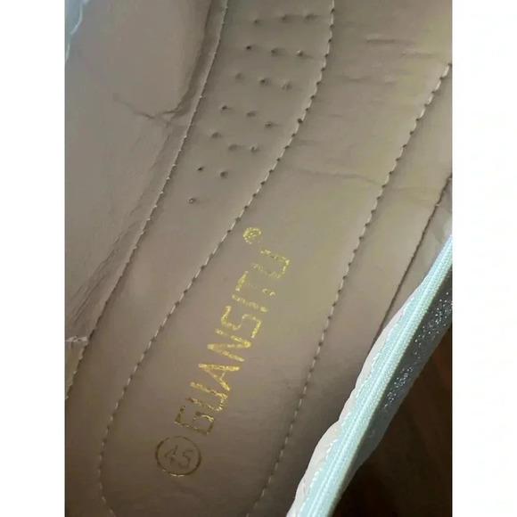 Elegant White Women's Shoes with Bow and Pearl Detail - Picture 7 of 7